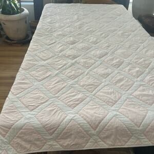 Serena & Lily Quilt Pink White Diamond Diagonal Pattern Reversible 94x87" Queen